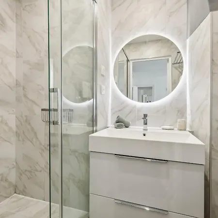 Champs Elysees - 3br - Cityapartmentstay *